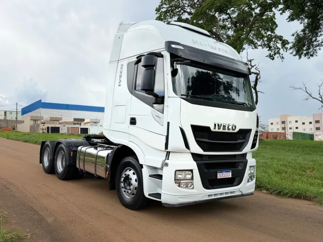Iveco HIWAY 440 6x2 2023 - apenas 230 mil km