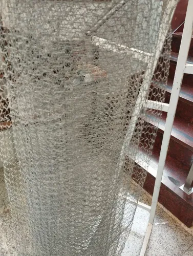 Tela de metal