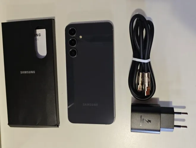 Samsung Galaxy S23fe única dona perfeito com menos de um ano de uso 