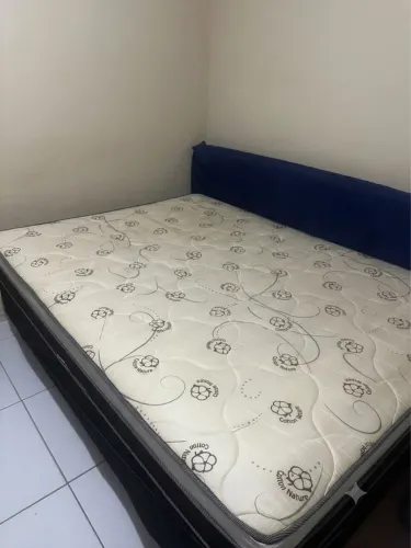Cama box com colchão 