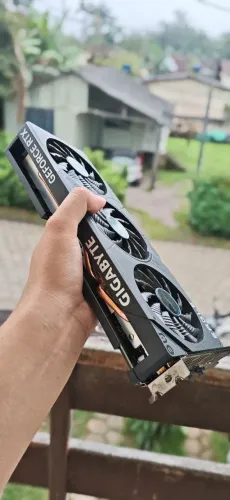 RTX 4060 eagle 3 fans + placa mãe b550m ds3h envio olx pay 