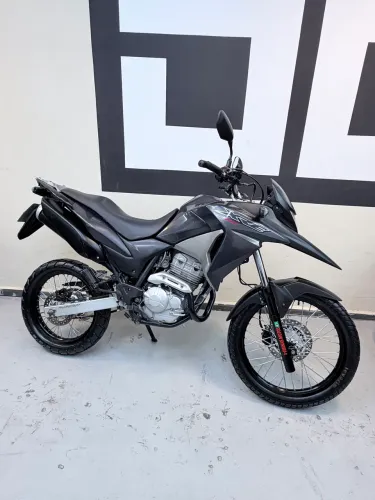 Xre 300 2016