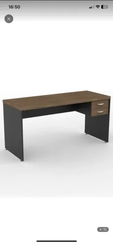 Mesa De Escritório Reta 150x60cm Com Gaveteiro E Chave - Semi Nova