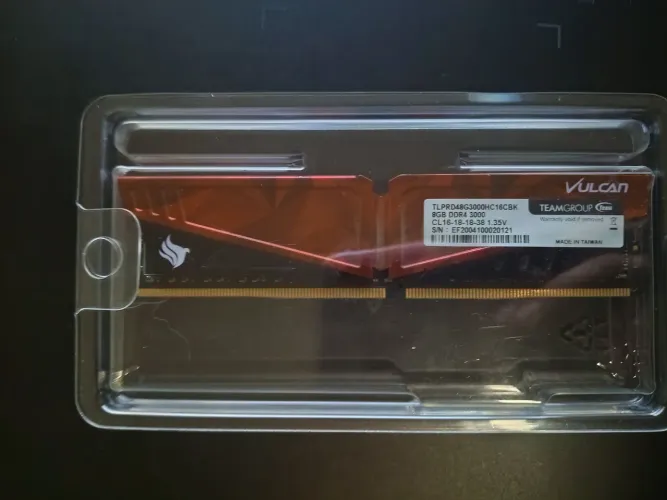 Memória RAM 8GB DDR4 3000MHz T-Force Vulcan CL16