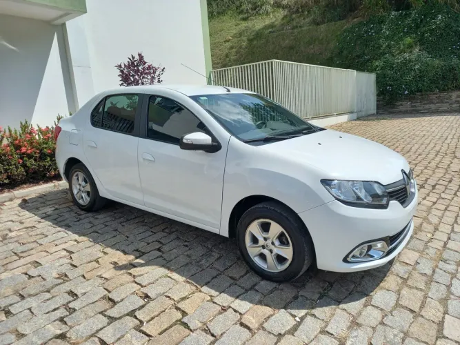 Renault Logan Dynamique Hi-flex 1.6 8V 4P 2015