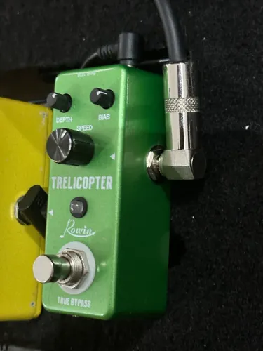 Pedal de Tremolo Tricopter Rowin