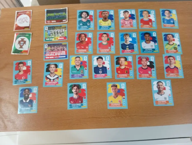 50 figurinhas sortidas sem repetição
