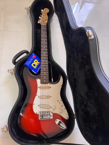 Guitarra Fender Standart Stratocaster Made in Mexico 1999/2000 + Hard Case + Cordas DR