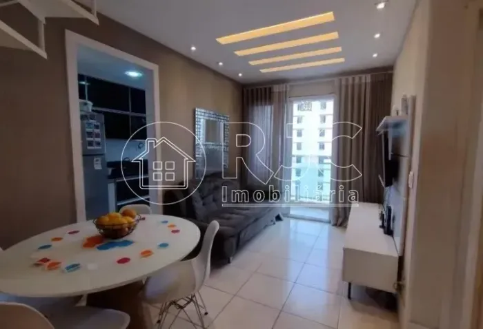 Duplex para venda possui 103 metros quadrados com 3 quartos em Pechincha - Rio de Janeiro