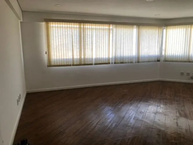 Sala comercial no Office Premium