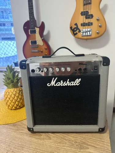 Cubo Amplificador Guitarra Marshall MG15CD cinza