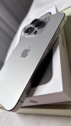 iPhone 15 pro 256gb