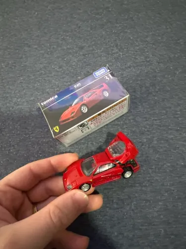 Tomica f40