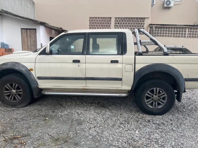 Mitsubishi L200 GL 2.5 4X4 CD Diesel 2008