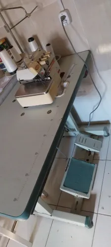 Descrição Overlock Gemsy 127V - 4 fios ponto cadeia. Excelente estado. Mensagens por whats