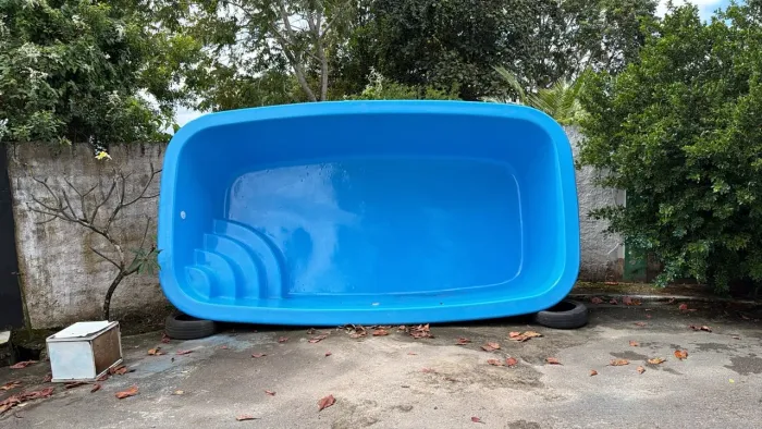 Vendo ou troco Piscina