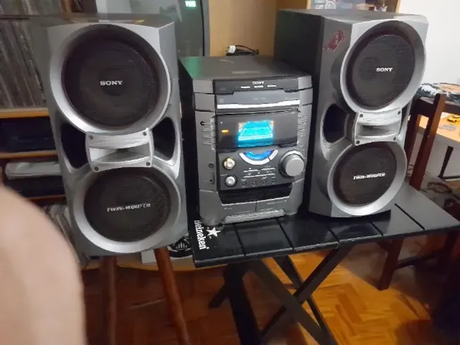 Micro System Sony MHC DX 9, só as caixas funcionam, ler a descrição