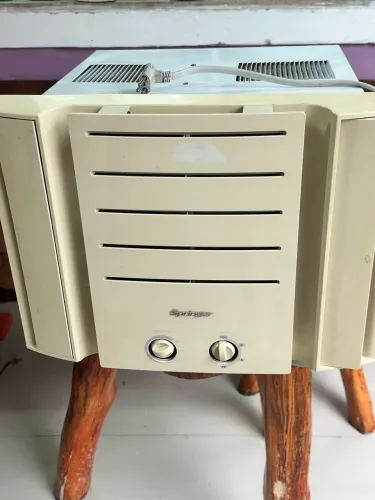 AR-CONDICIONADO 7500 BTU