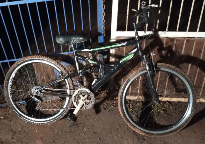 Bicicleta aro 29 amortecedor no quadro e na frente