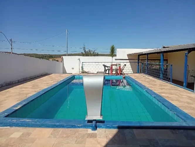 Casa com piscina em Luziânia