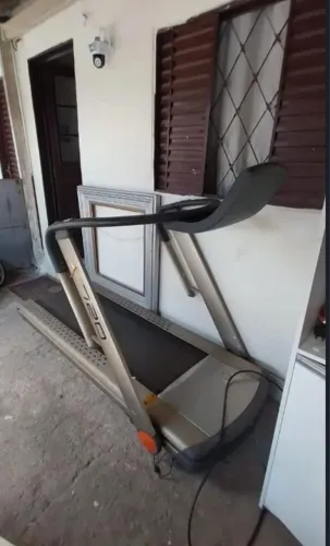 Esteira Moviment E720