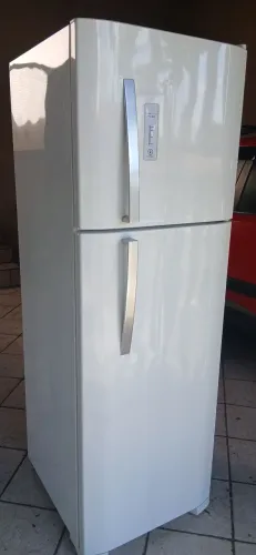 Geladeira Electrolux 400L frost free semi nova 