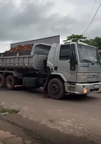 Caminhão Ford cargo 2422