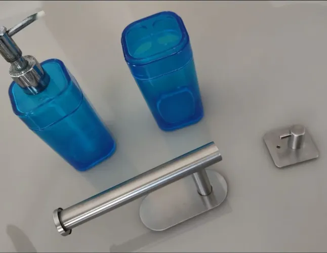 Kit banheiro, com suporte de papel higiênico, toalha escova e sabonete