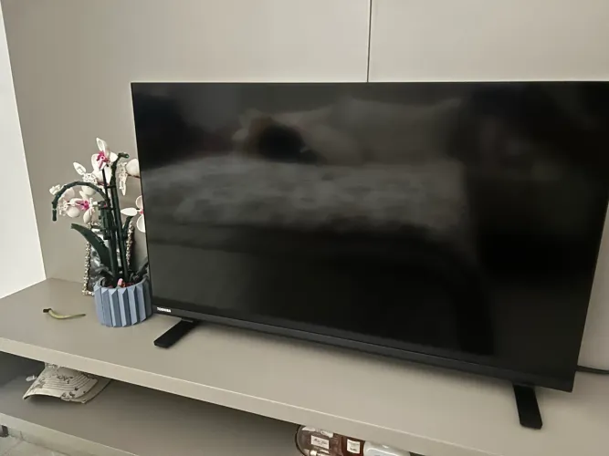 TV Toshiba LED (ótimo estado) 32 lol