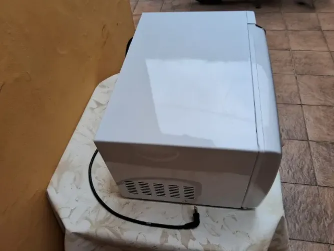 Microondas eletrolux 34L  ( novo s/ uso ) zap. 98687.7951