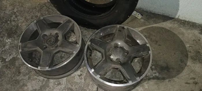 Roda 15 e pneu