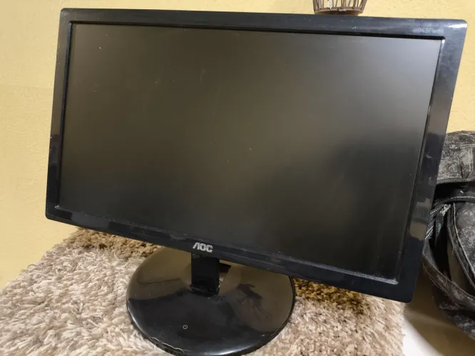 Monitor AOC 19" VGA