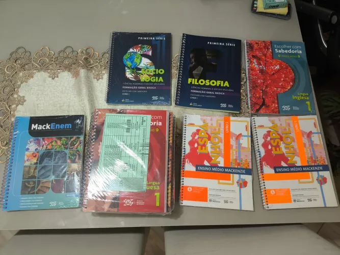 Conjunto de livros pedagógicos 1 ano Mackenzie Novo ensino médio.