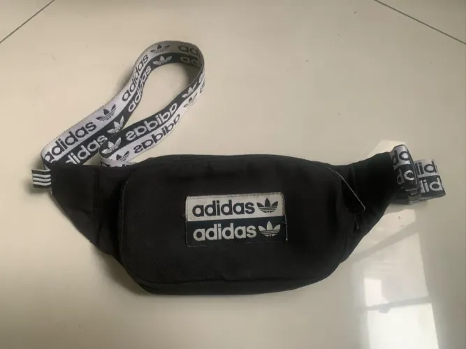 Pochete adidas Originals Volcal Preta