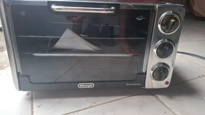 Vendo forno elétrico por 150reais so chamar no WhatsApp