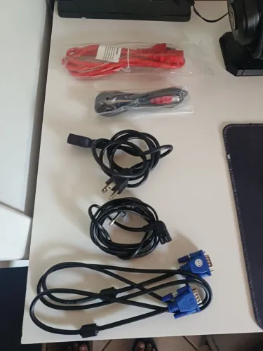 Kit de Cabos Diversos / Cabos para PC, Monitor e TV (HDMI, Força, VGA)