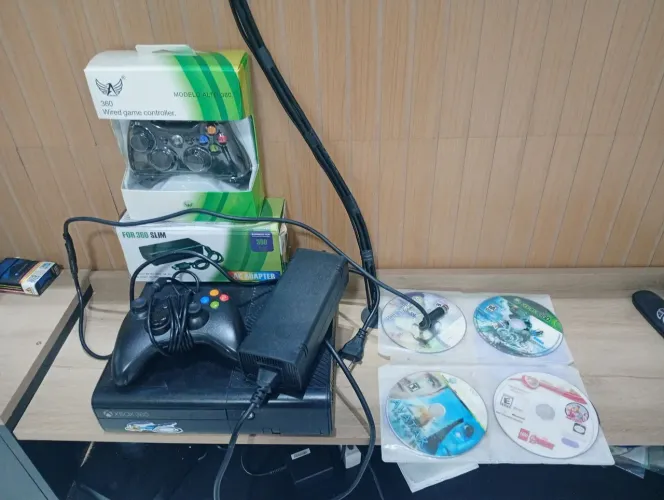  XBOX 360 SUPER SLIM DESBLOQUEADO (RGH) + JOGOS + EMULADORES 