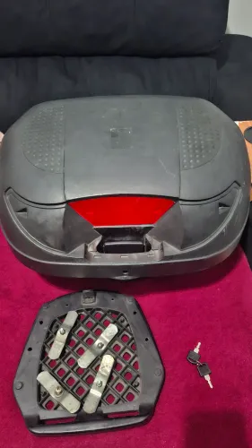 Bau 45 litros universal para moto (cabe 2 capacetes) com suporte e fixadores