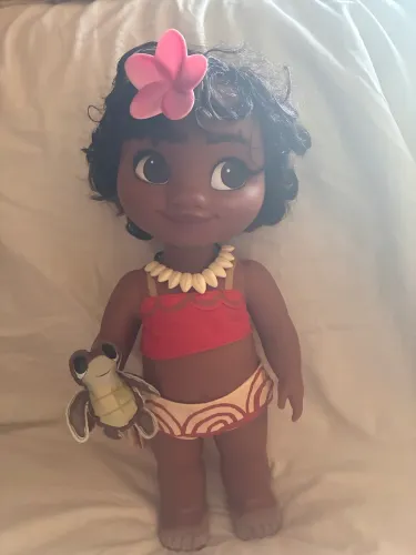 Boneca Animator Moana Baby pé na areia completa