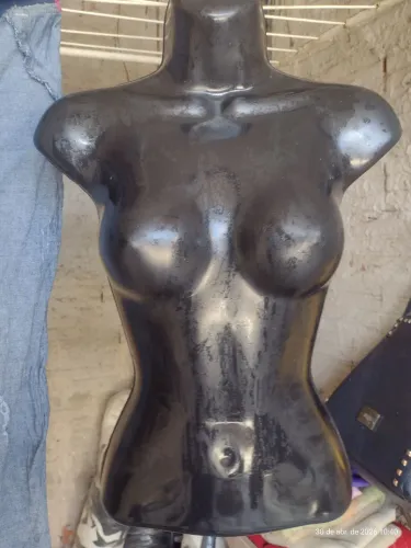 MANEQUIM DE PENDURAR PRETO