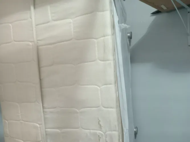 Cama box.