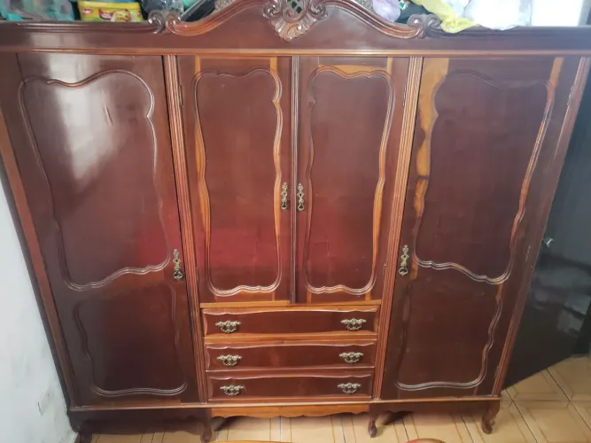 Guarda-roupa clássico em madeira maciça Provençal