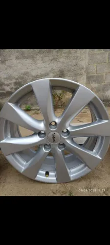 Vendo jogo de roda 18 5/114 sem detalhes ótimo estado