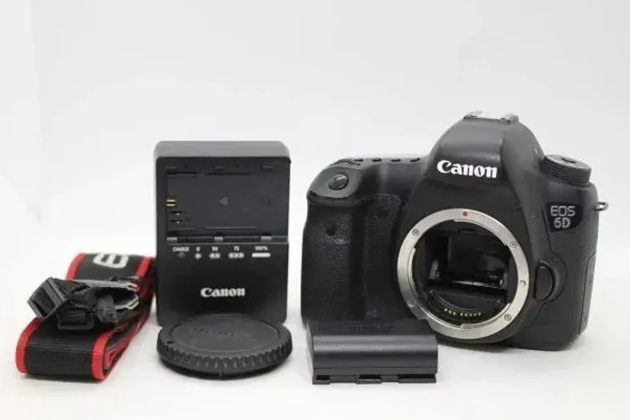 Câmera Canon EOS 6D Full Frame (Semi-nova) + Acessórios - Impecável!