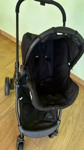 Carrinho de bebê com bebê conforto+ cadeirinha de balanço 