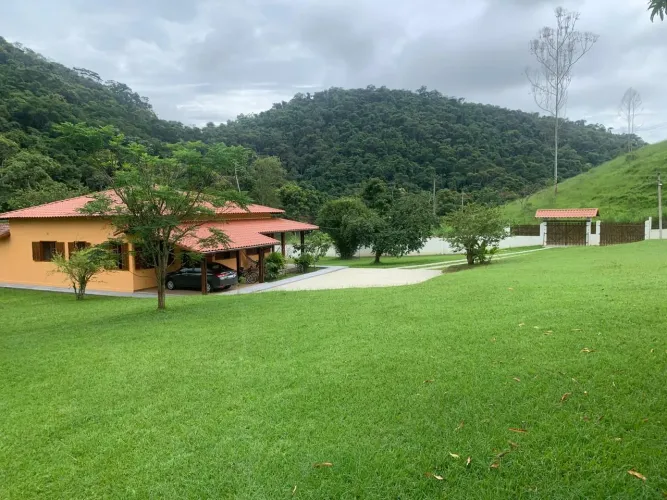 Vende-se IMÓVEL RURAL em Passa Três, Rio Claro RJ.