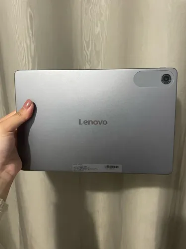 Tablet Lenovo Tab 4G 64GB + teclado + acessórios