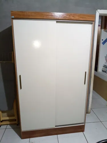 Guarda roupa solteiro semi novo monto na hora entrego com taxa