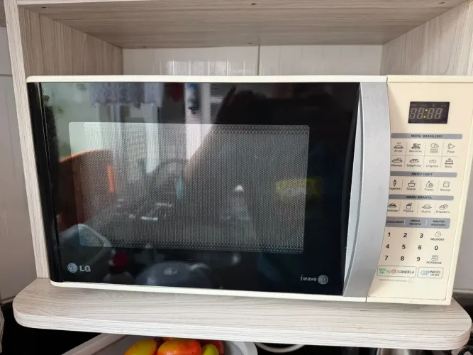 Micro-ondas LG seminovo