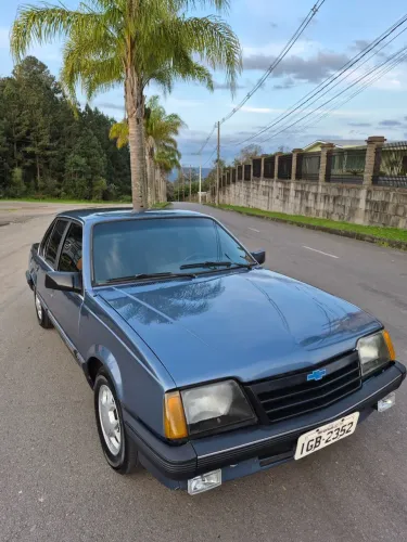 Chevrolet Monza Classic SE 2.0 /mpfi E EFI 2P E 4P 1988
